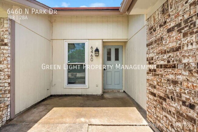 Foto del edificio - 6460 N Park Dr
