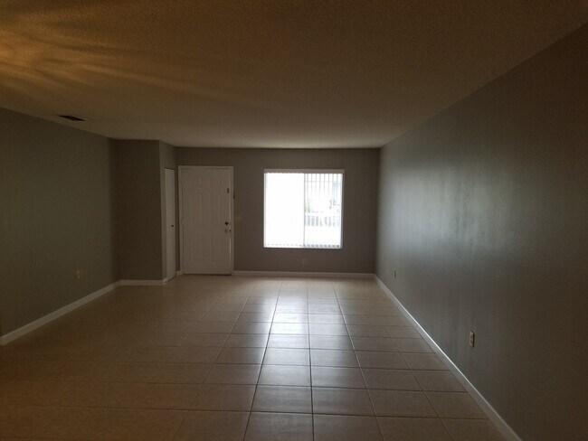 Foto del edificio - Spacious 2-Bedroom, 2-Bathroom Condo in Winter Haven
