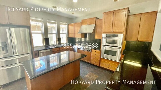 Building Photo - Beautiful Spacious San Jose Home!