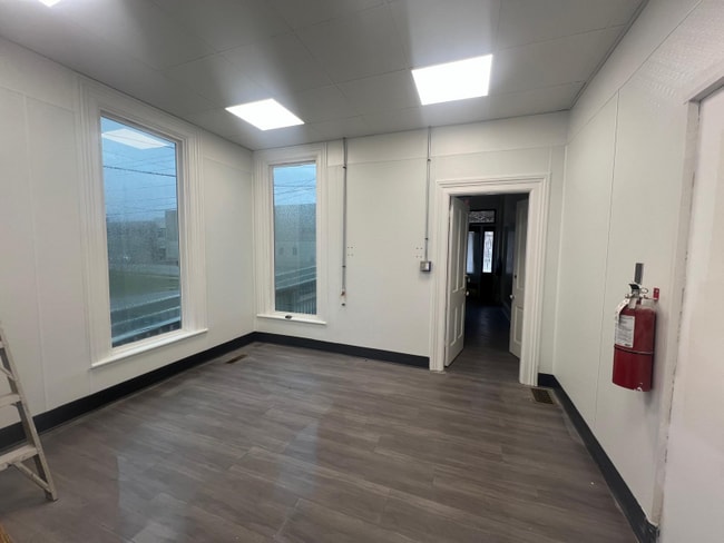 Building Photo - 212 East Ave