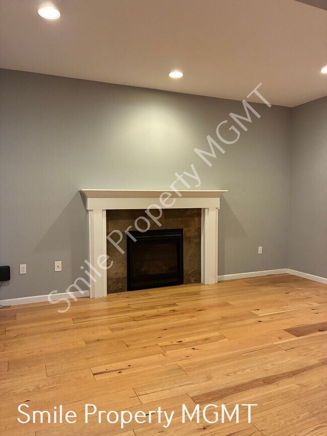 Foto del edificio - A beautiful 3 bedrooms and 2.5 bathrooms townhouse located in in Milwaukie city.