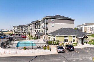 Building Photo - Spring Creek Luxury Living