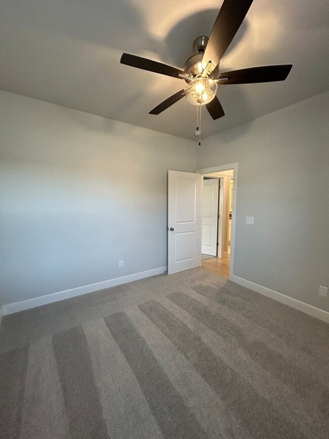 Building Photo - Beautiful Modern Home in Pea Ridge!