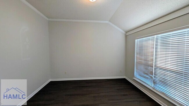 Foto del edificio - 110 Westchester Ln