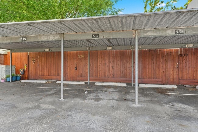 Foto del edificio - 11515 Burdine St