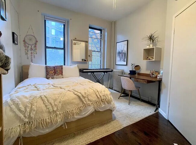 Building Photo - 504 West 44th Street