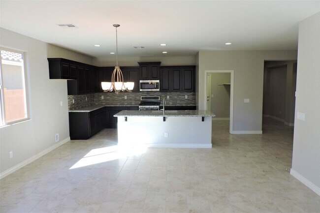 Foto del edificio - Newer 4 Bed, 2 Bath in Norterra