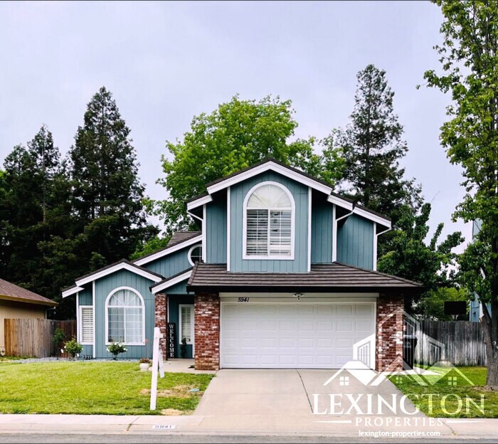 Foto principal - Gorgeous, 4BD/3BA, Home in Esteemed Laguna...
