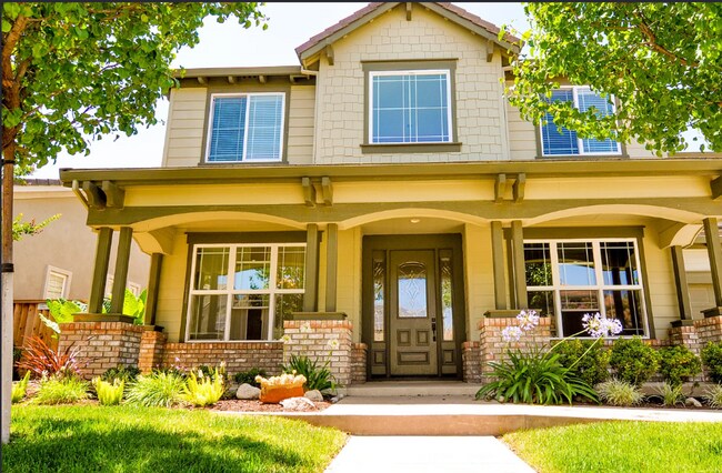 Foto del edificio - For Rent – Spacious 4-Bedroom Home with Bo...