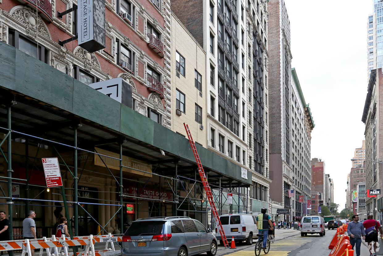 Building Photo - 22 W 25th St