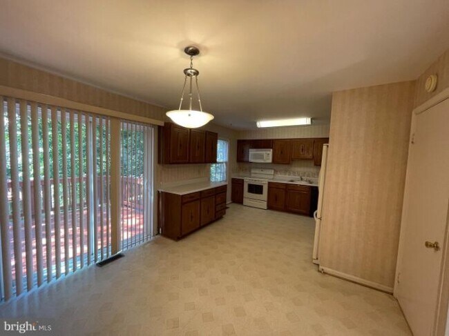 Building Photo - 9682 Scotch Haven Dr