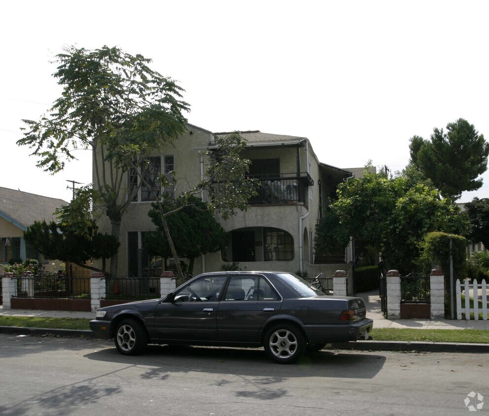 Building Photo - 1310 E Hellman St