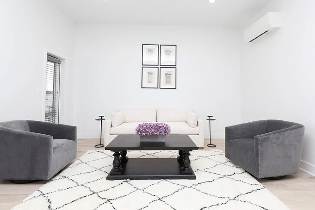 Building Photo - 1709 Fleet St