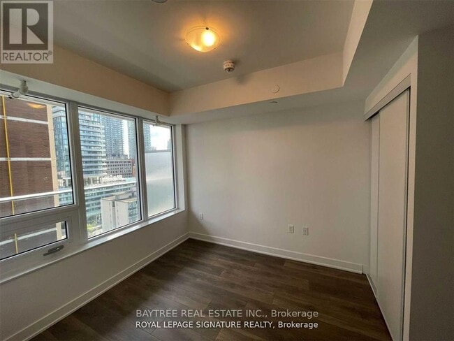 Building Photo - 195 Redpath Ave