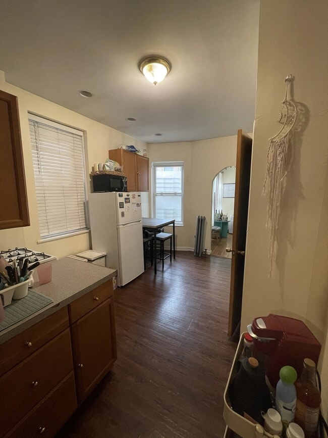 Building Photo - 52 Joy St