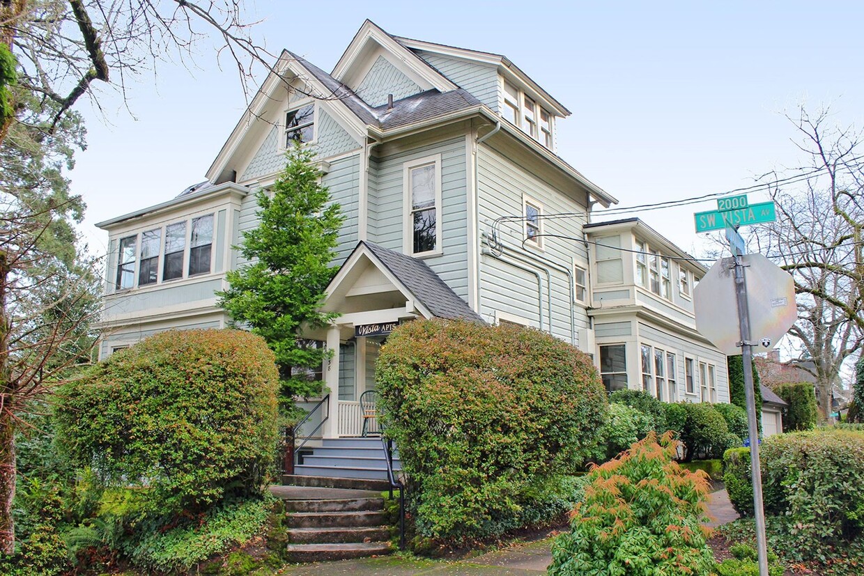 Primary Photo - 2234-2238 SW Vista Ave