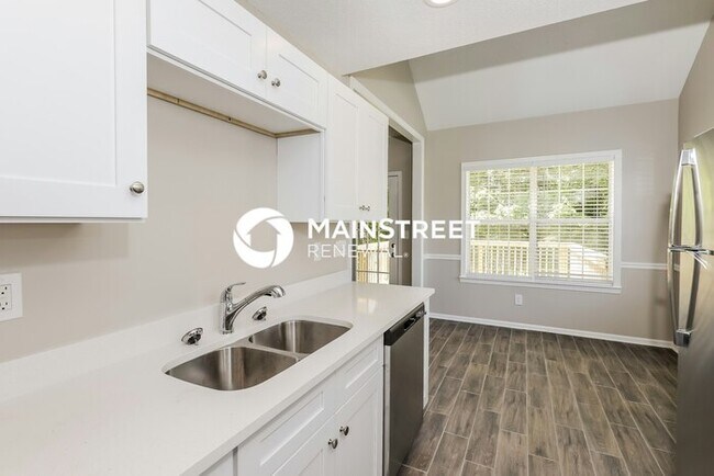 Foto del edificio - 5 Bedroom Pet-Friendly Home in Fayettevill...