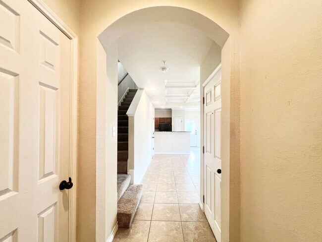 Foto del edificio - Lovely townhome | 3 bed/2.5 bath | End unit | near UT Medical Center/Lackland AFB/USAA!