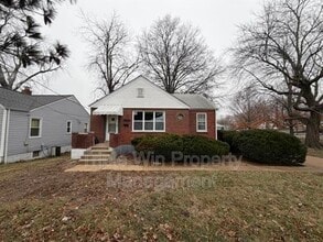 Building Photo - 6206 Evergreen Blvd