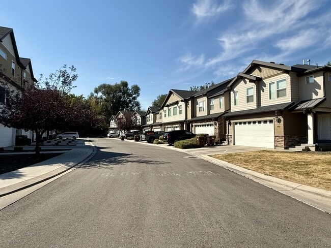 Building Photo - 102 S 1800 W