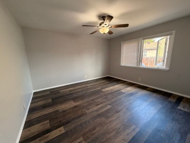 Building Photo - 4554 N Lakewood Blvd