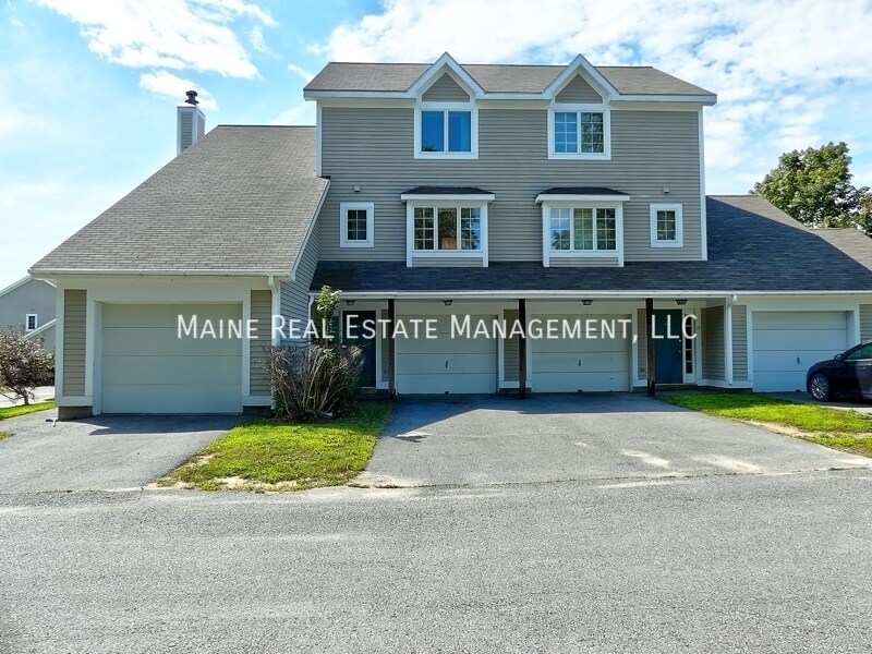 307 Garland St Unit 2, Bangor, ME 04401 Room for Rent in Bangor, ME