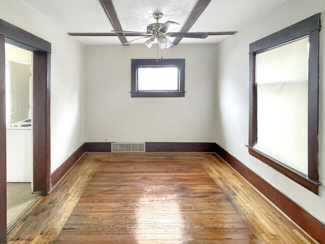 Building Photo - 1709 Maplewood Ave
