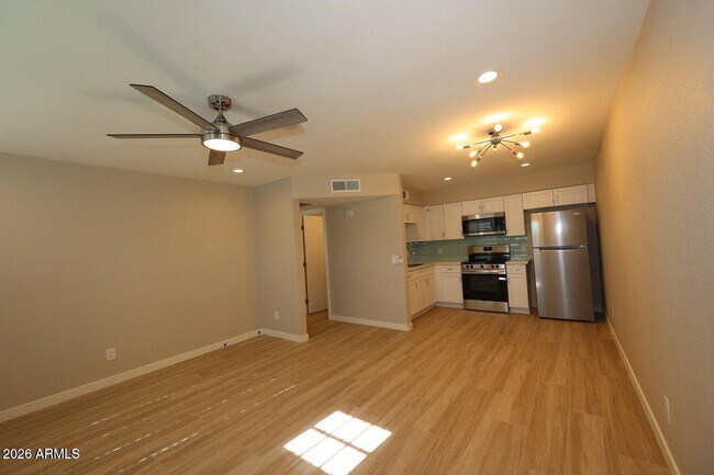 Foto del edificio - 476 E Linda Ave