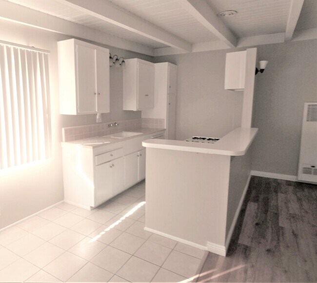 Building Photo - 3221 E Wilton St