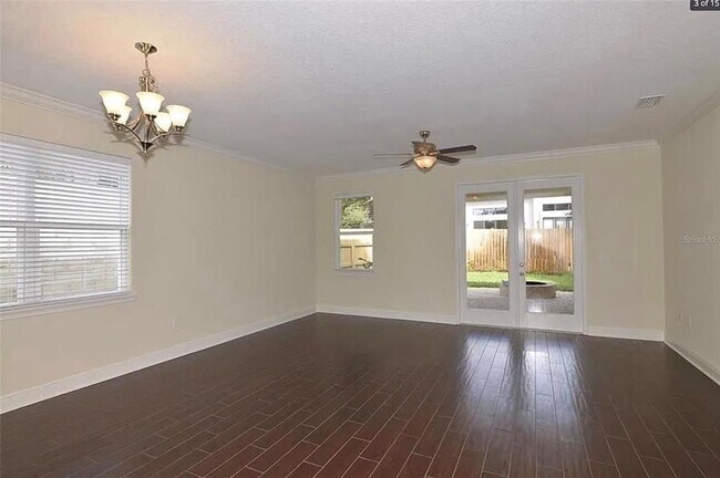 Foto del edificio - 2822 E Jefferson St