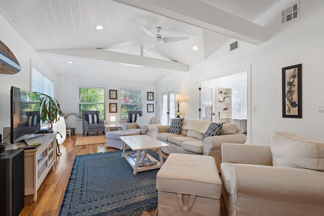 Foto del edificio - 461 Jupiter Ln