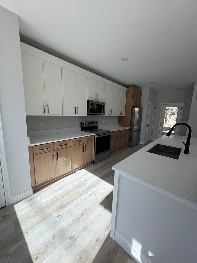 Foto del edificio - Now Leasing –  New Construction 3 Bedroom,...