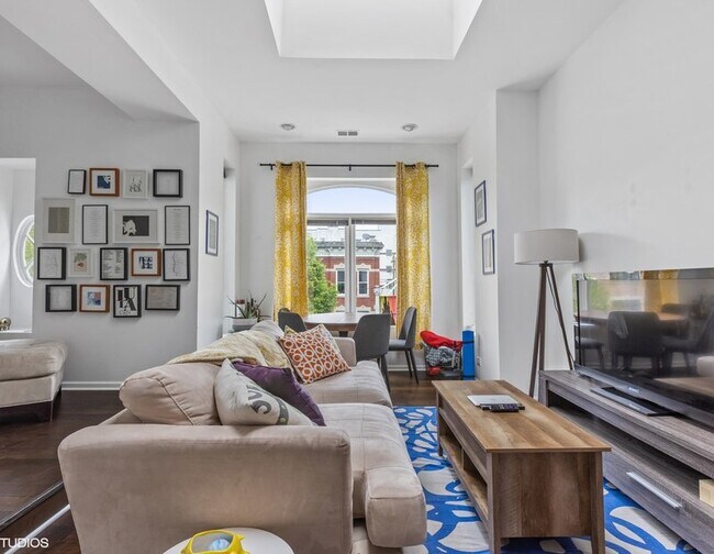 Foto del edificio - 2042 W Crystal St