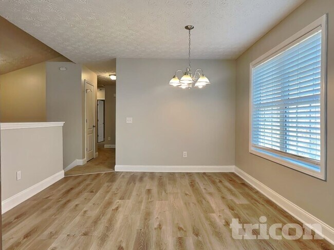 Foto del edificio - 97 Farmington Dr