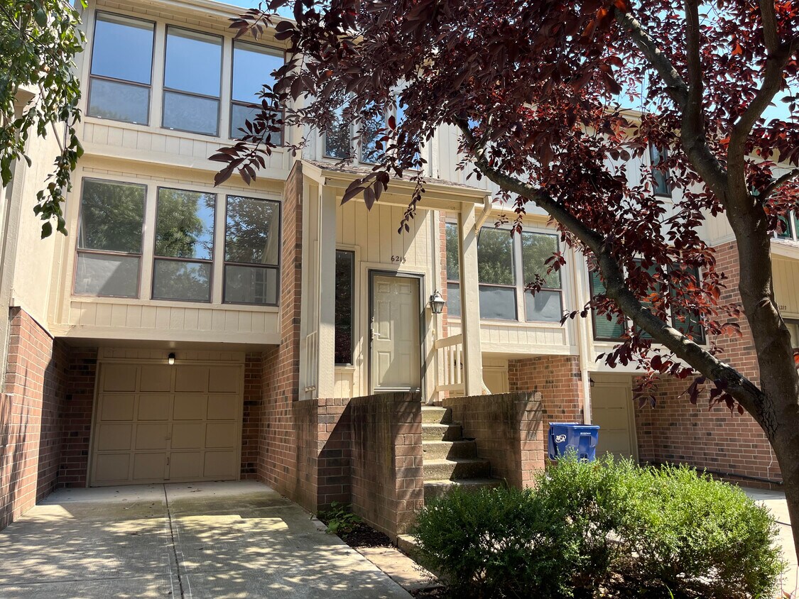 Primary Photo - 6213 Ash St
