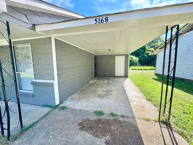 Building Photo - 5168 Corkwood Dr