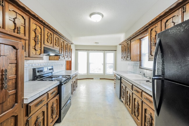 Building Photo - 204 N Woodson Dr