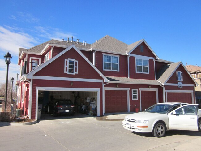 Foto del edificio - Beautiful 2 bedroom 2 1/2 bath plus loft in Central Park! More pics to come