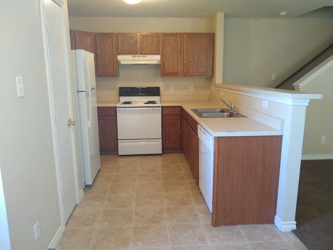 10014 Vasso View, Converse, TX 78109 Room for Rent in Converse, TX