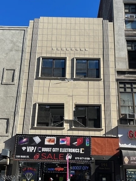 Building Photo - 189 Main St