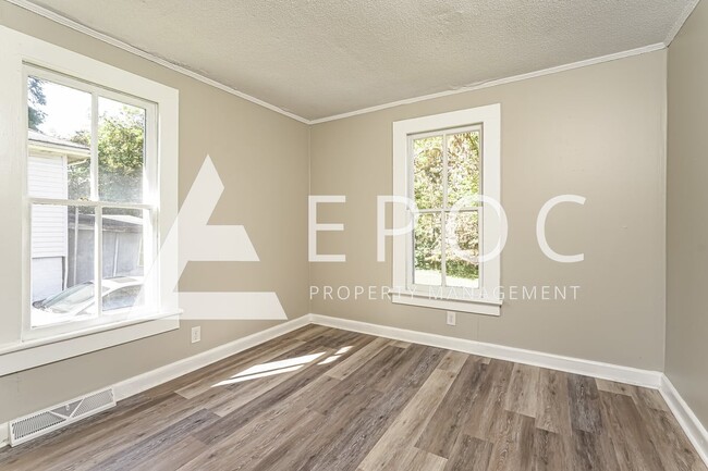 Foto del edificio - 2017 E 18th St