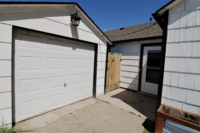 House- Unit A - 1117 N Midland Blvd