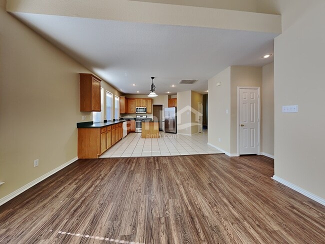 Building Photo - 5401 Pecan Creek Cir