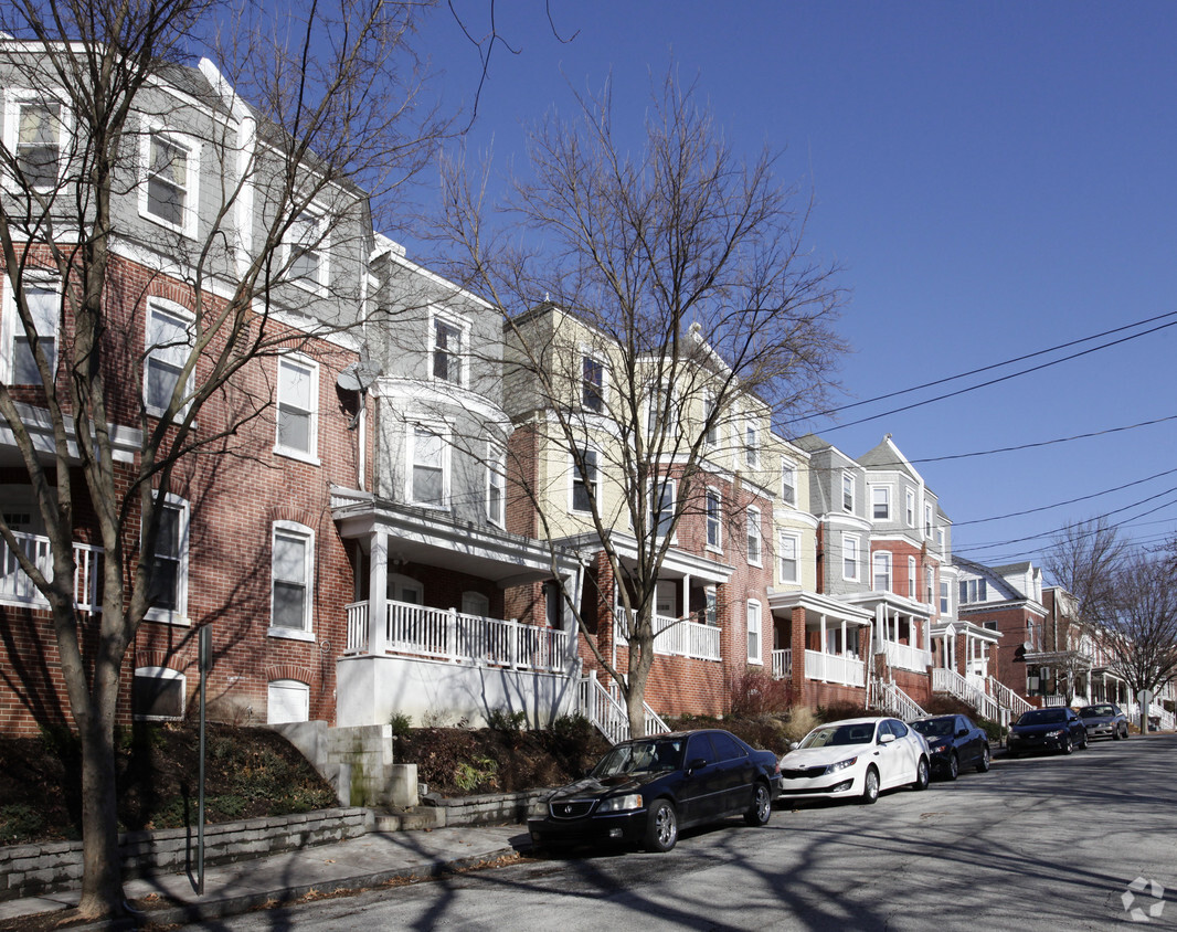 Primary Photo - West Street Apartments