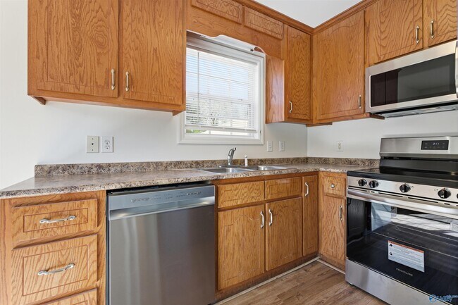 Foto del edificio - 104 Bataleur Ct