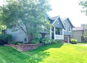 Building Photo - 1807 Savannah Dr