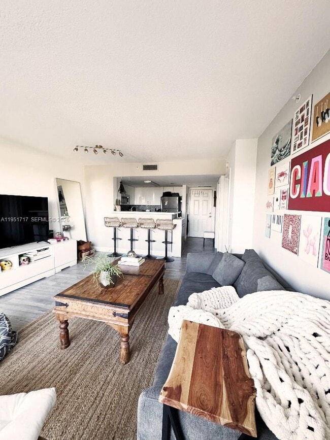 Foto del edificio - 3000 Coral Wy