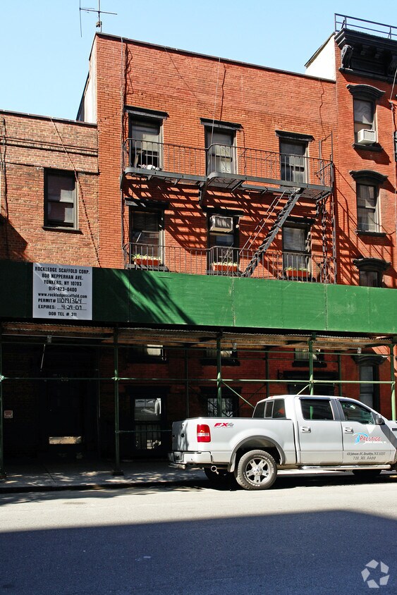 Foto del edificio - 220 W 17th St
