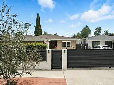Foto del edificio - 12516 Archwood St