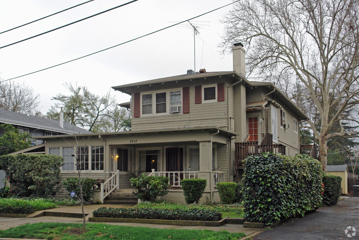 Primary Photo - 2218 4th Ave